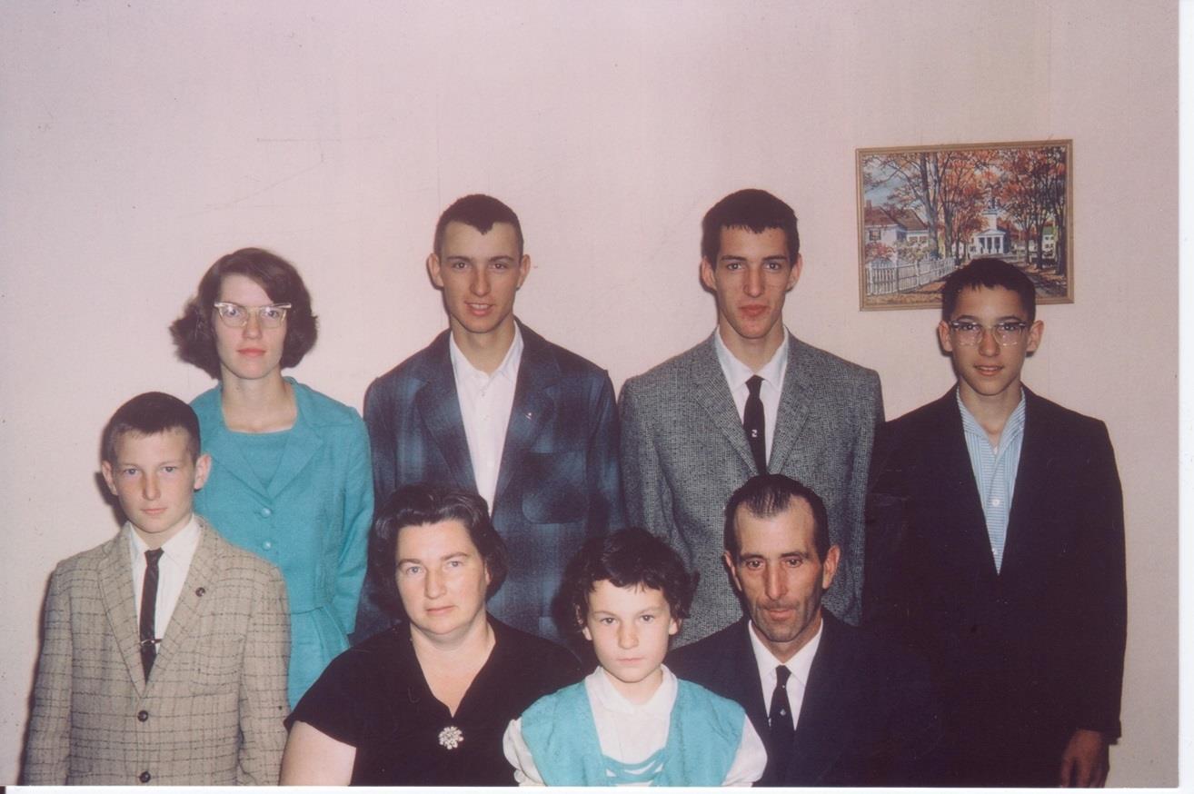 Figure 25 · Back row: Delberta, Rodney, Dennis, David. Front row: Marvin, Leona, Robin, Delbert · 1960.